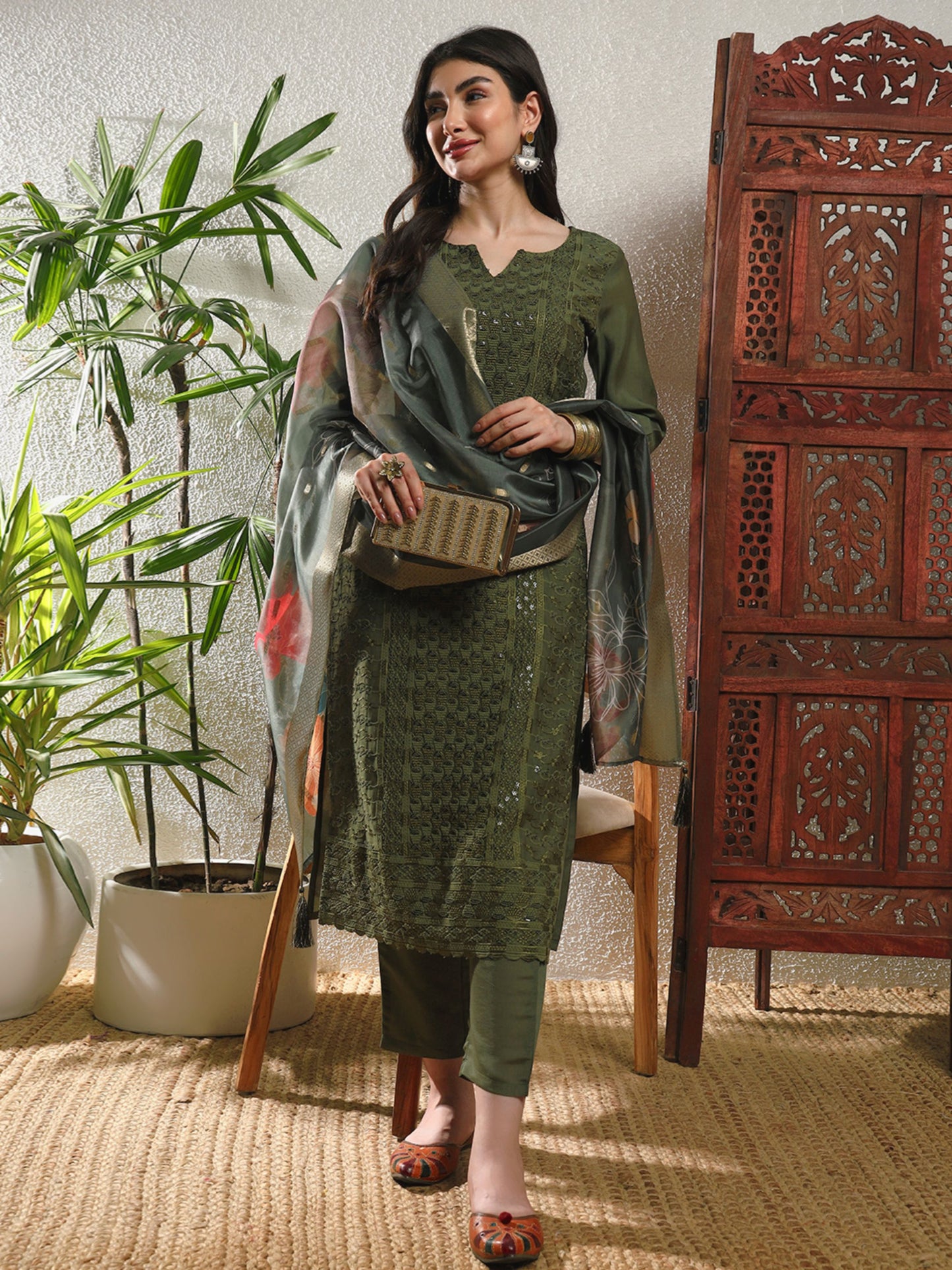 Mehendi Green Embroidered Silk Women's Kurta, Pyjama & Dupatta Set