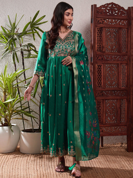 Emerald Green Embroidered Silk Women's Kurta, Pyjama & Dupatta Set