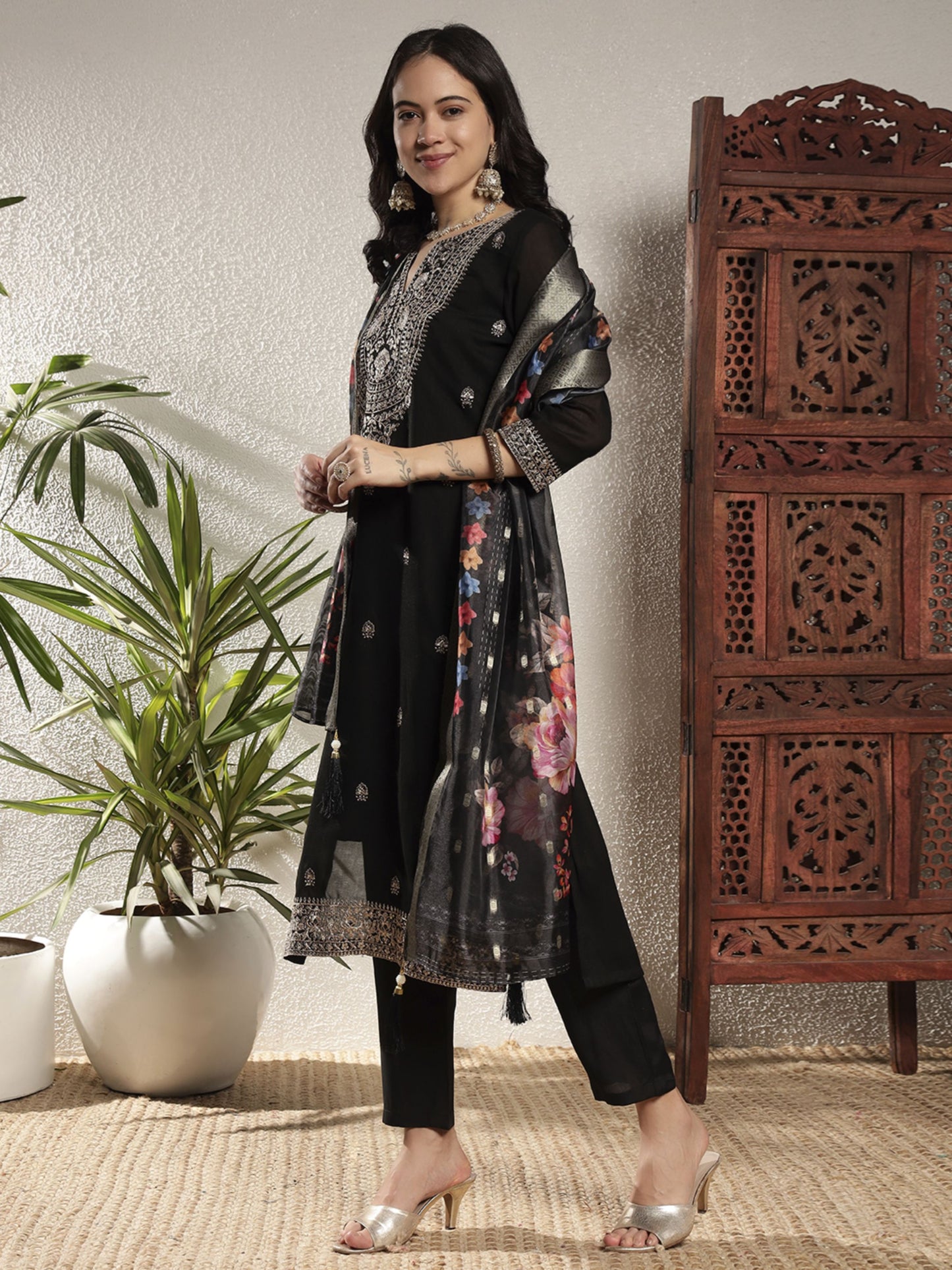 Black Embroidered Silk Women's Kurta, Pyjama & Dupatta Set