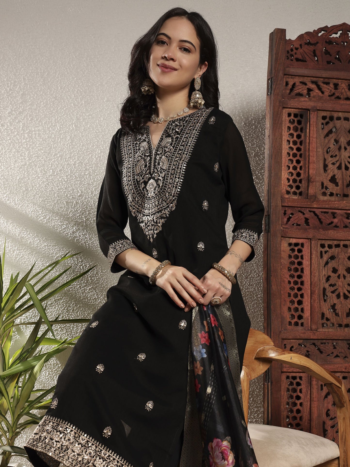 Black Embroidered Silk Women's Kurta, Pyjama & Dupatta Set