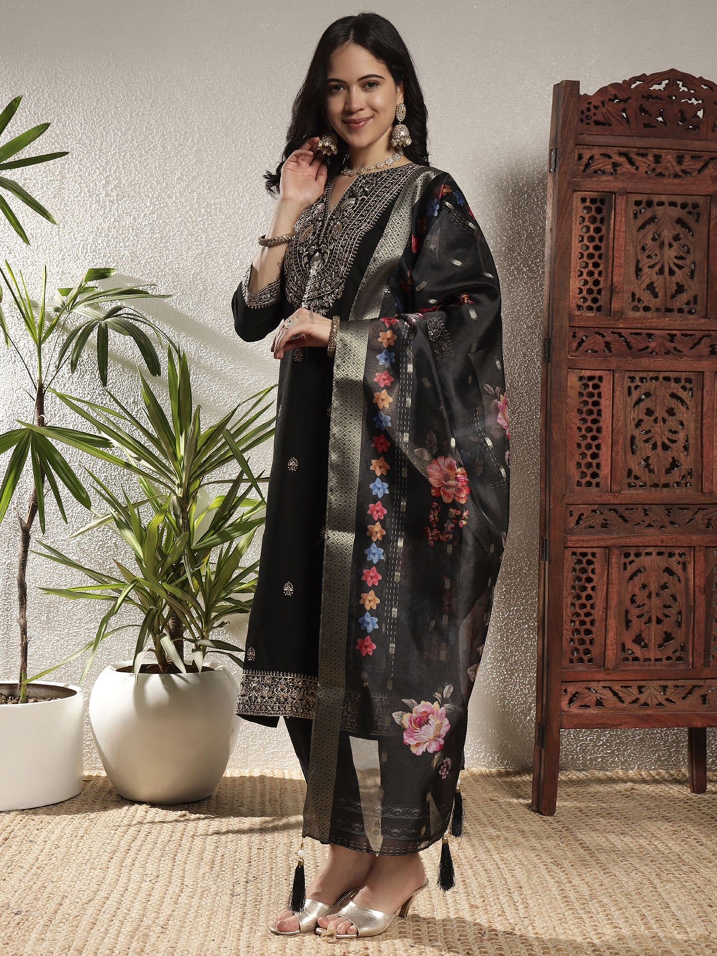 Black Embroidered Silk Women's Kurta, Pyjama & Dupatta Set