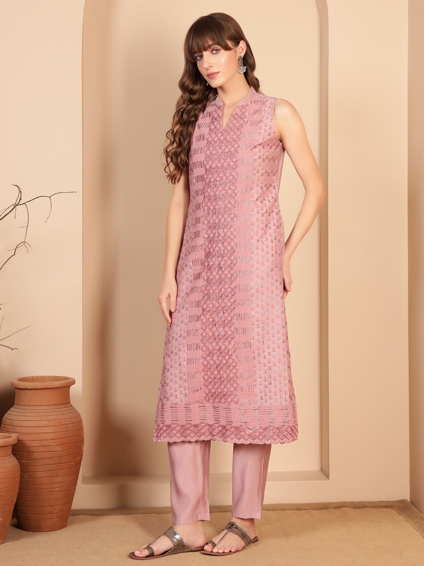 Dusty Rose Embroidered Silk Blend Women's Kurta, Pyjama & Dupatta Set