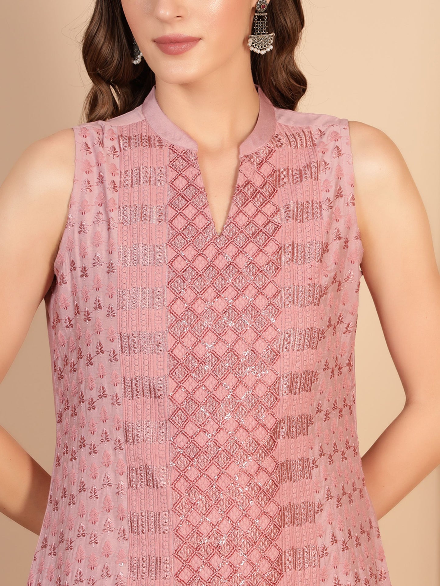 Dusty Rose Embroidered Silk Blend Women's Kurta, Pyjama & Dupatta Set