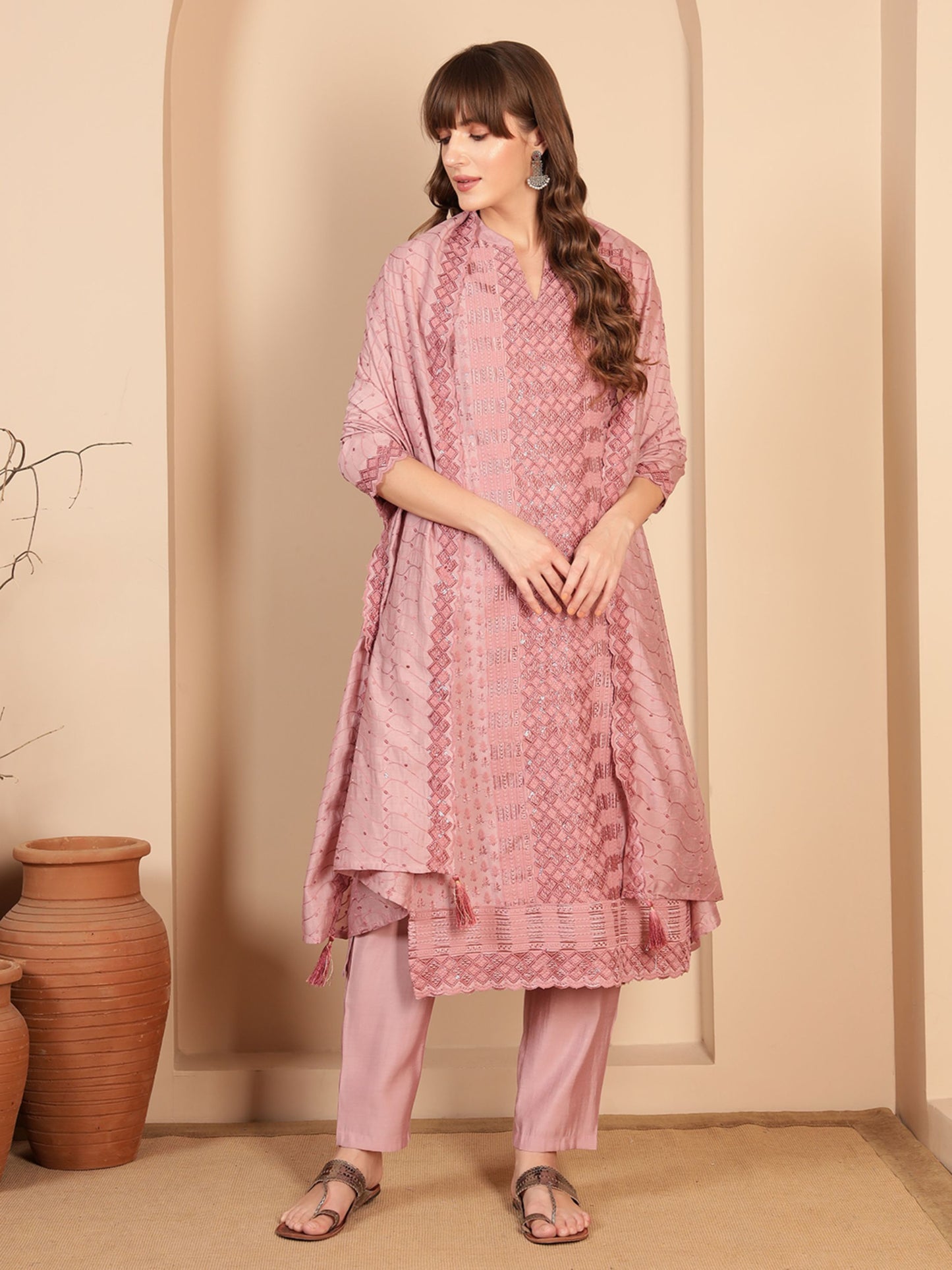 Dusty Rose Embroidered Silk Blend Women's Kurta, Pyjama & Dupatta Set