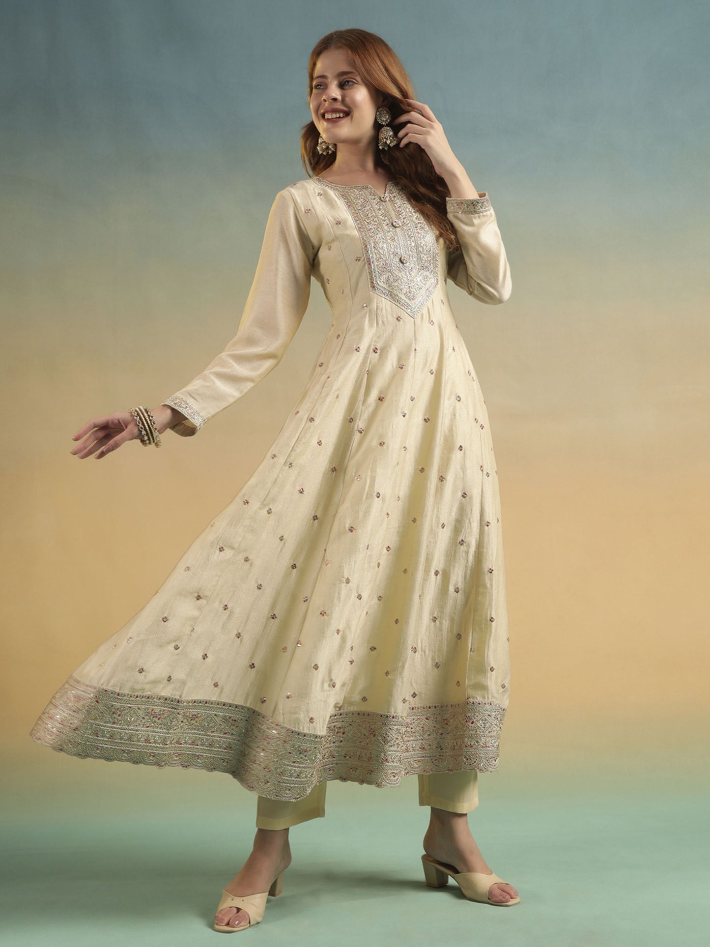 Pearl Cream Embroidered Silk Women's Kurta, Pyjama & Dupatta Set