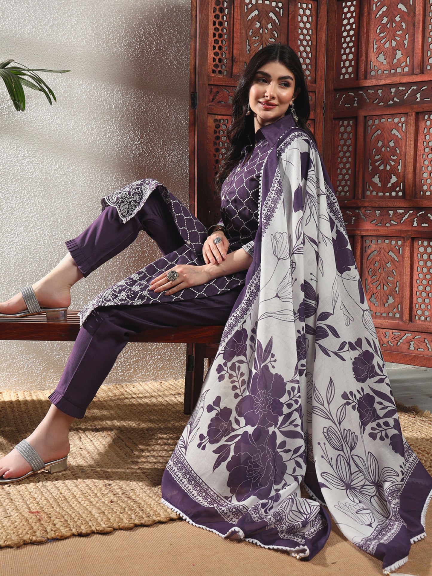 Deep Purple Checkered Viscose Women's Kurta, Pyjama & Dupatta Set