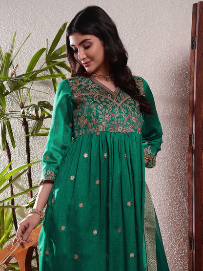 Emerald Green Embroidered Silk Women's Kurta, Pyjama & Dupatta Set